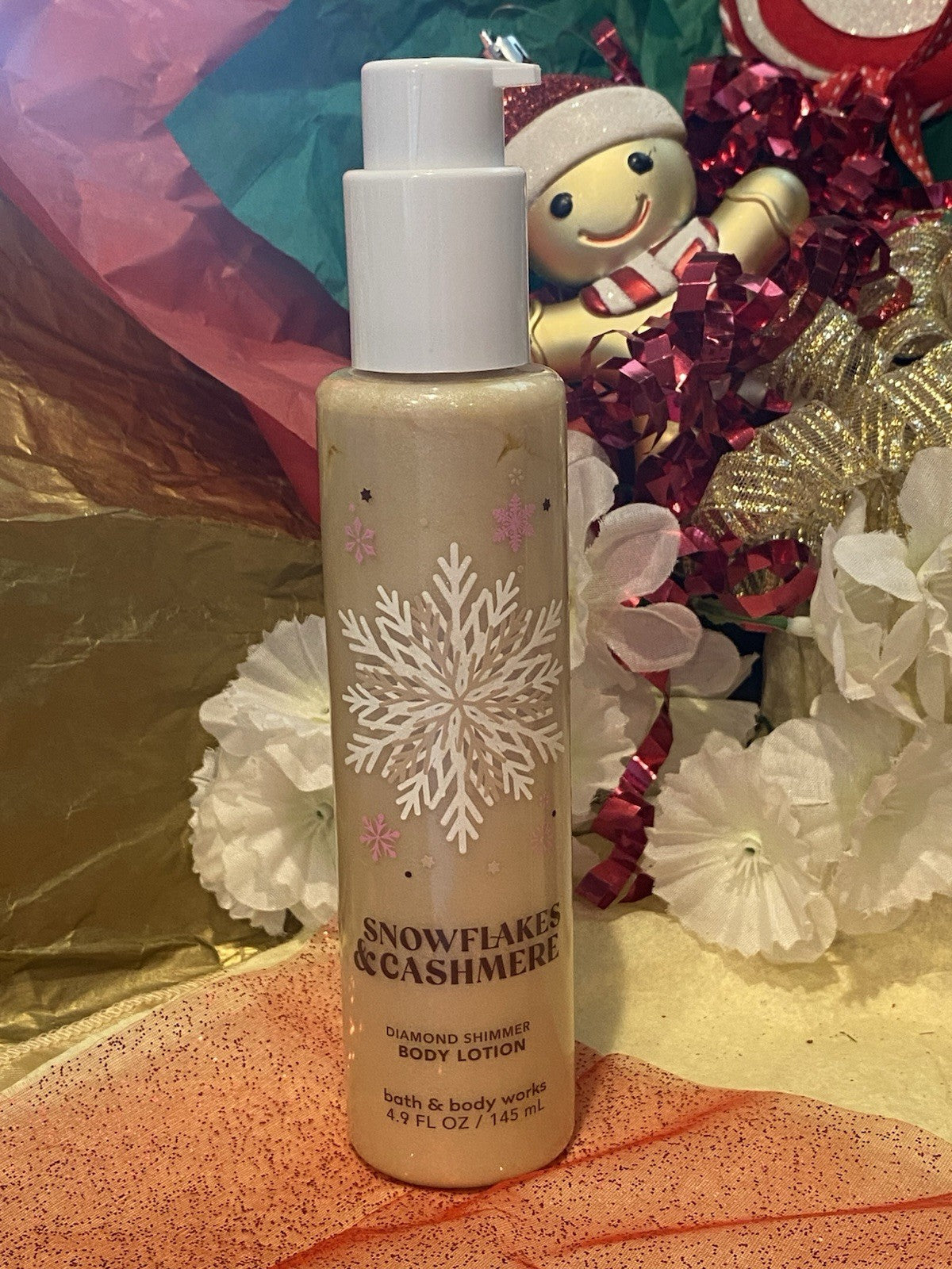 Snowflakes & Cashmere Bath & Body Gift Set with Edp Spray & Car Vent Clip