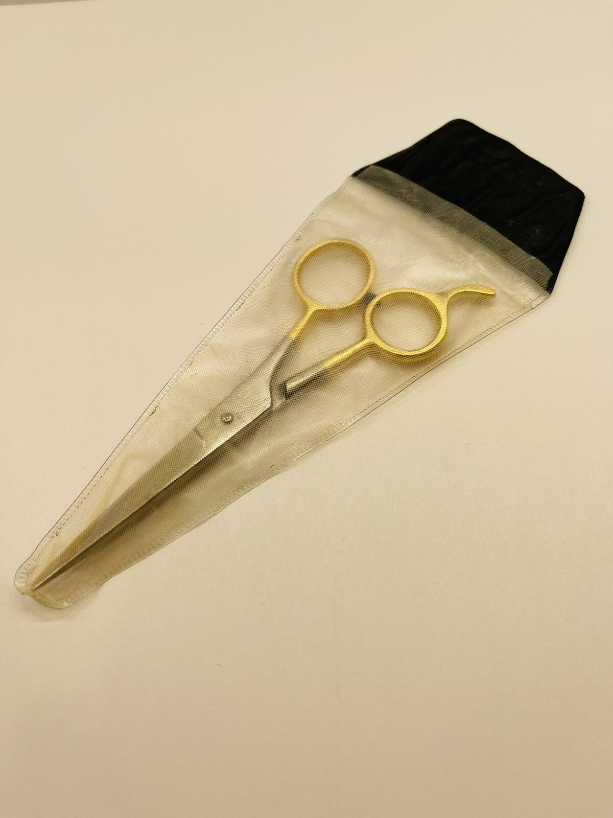 Hair Cutting Scissors 5.5 Inch Barber Salon Shears for Right Handed Use
