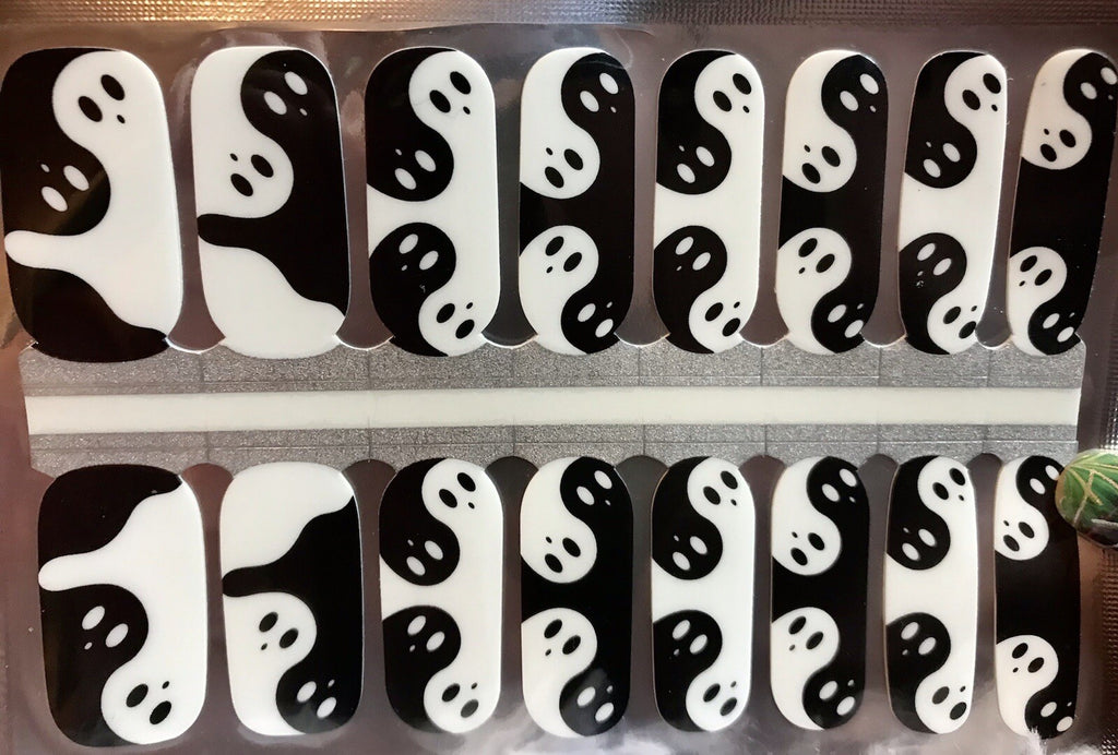 Color Nail Polish Strips Swirly Ghosts 16 Count - Halloween Nail Art