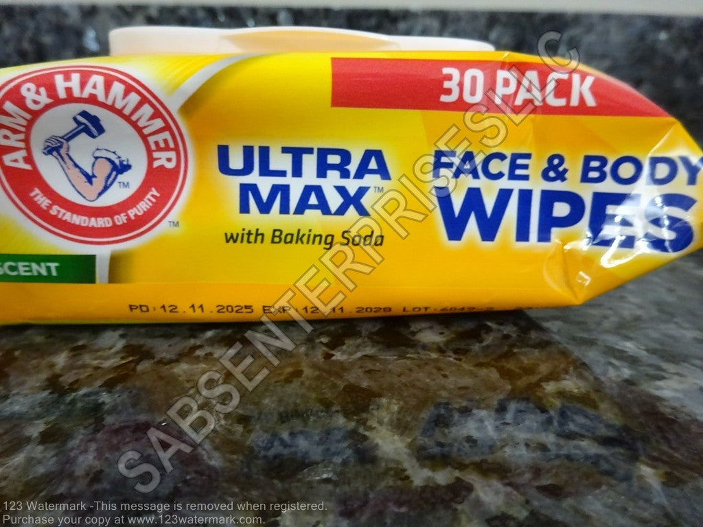 Face and Body Wet Wipes 300 Count - Fresh Scent, Resealable Pack