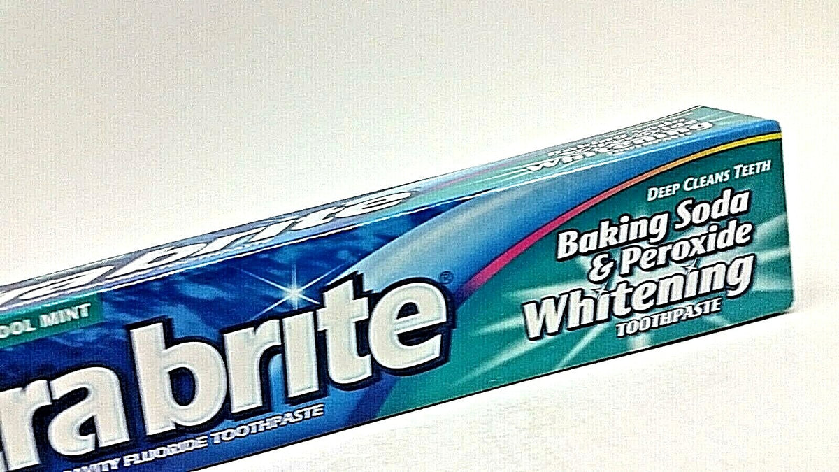 12-Pack Ultra Brite Cool Mint Toothpaste with Baking Soda & Peroxide 4.2oz
