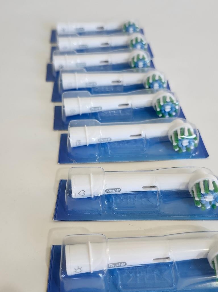 Oral B Cross Action Electric Toothbrush Replacement Heads 8 Pack