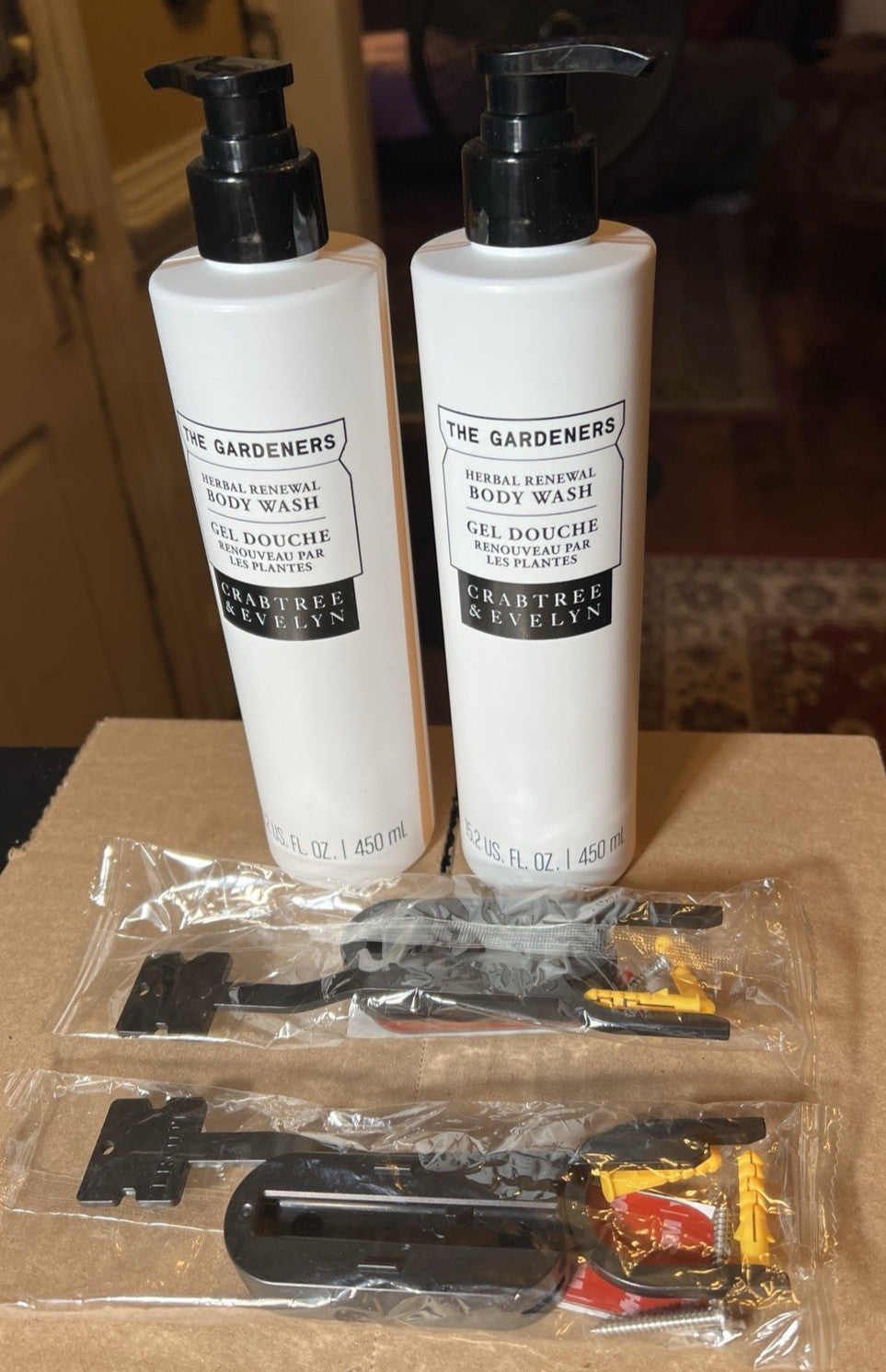 Body Wash Set with Floating Shower Brackets - Herbal Renewal Scent