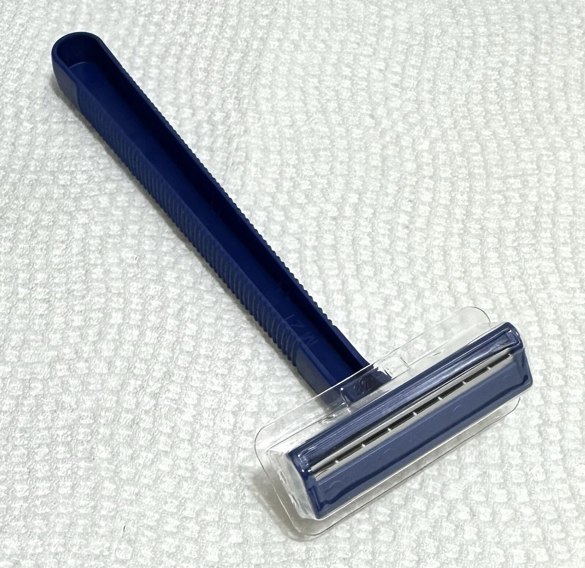 Disposable Razors Twin Blade Fixed No Lubrastrip 30 Pack - Gillette