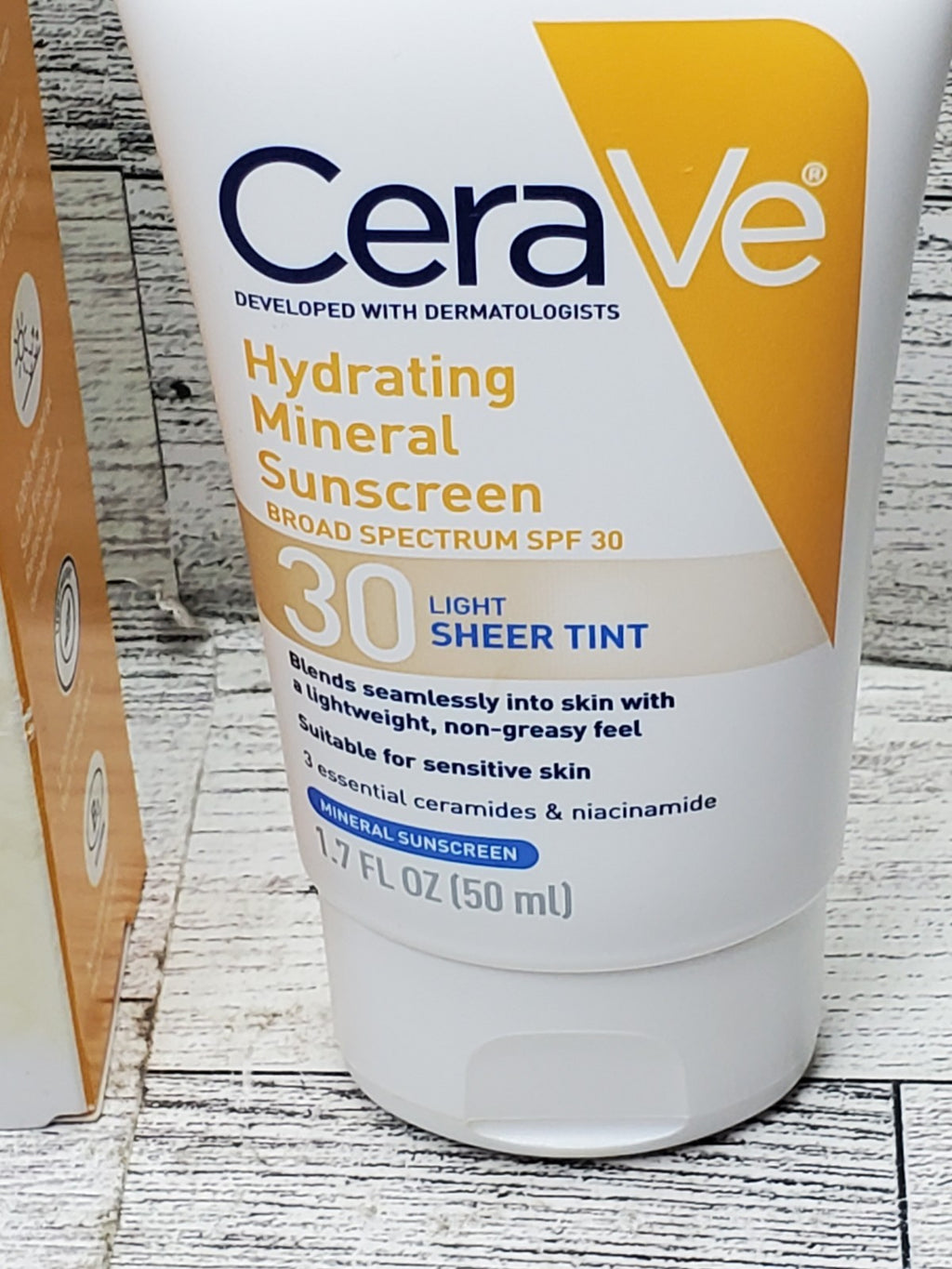 CeraVe Hydrating Mineral Sunscreen SPF 30 Light Sheer Tint 1.7 oz