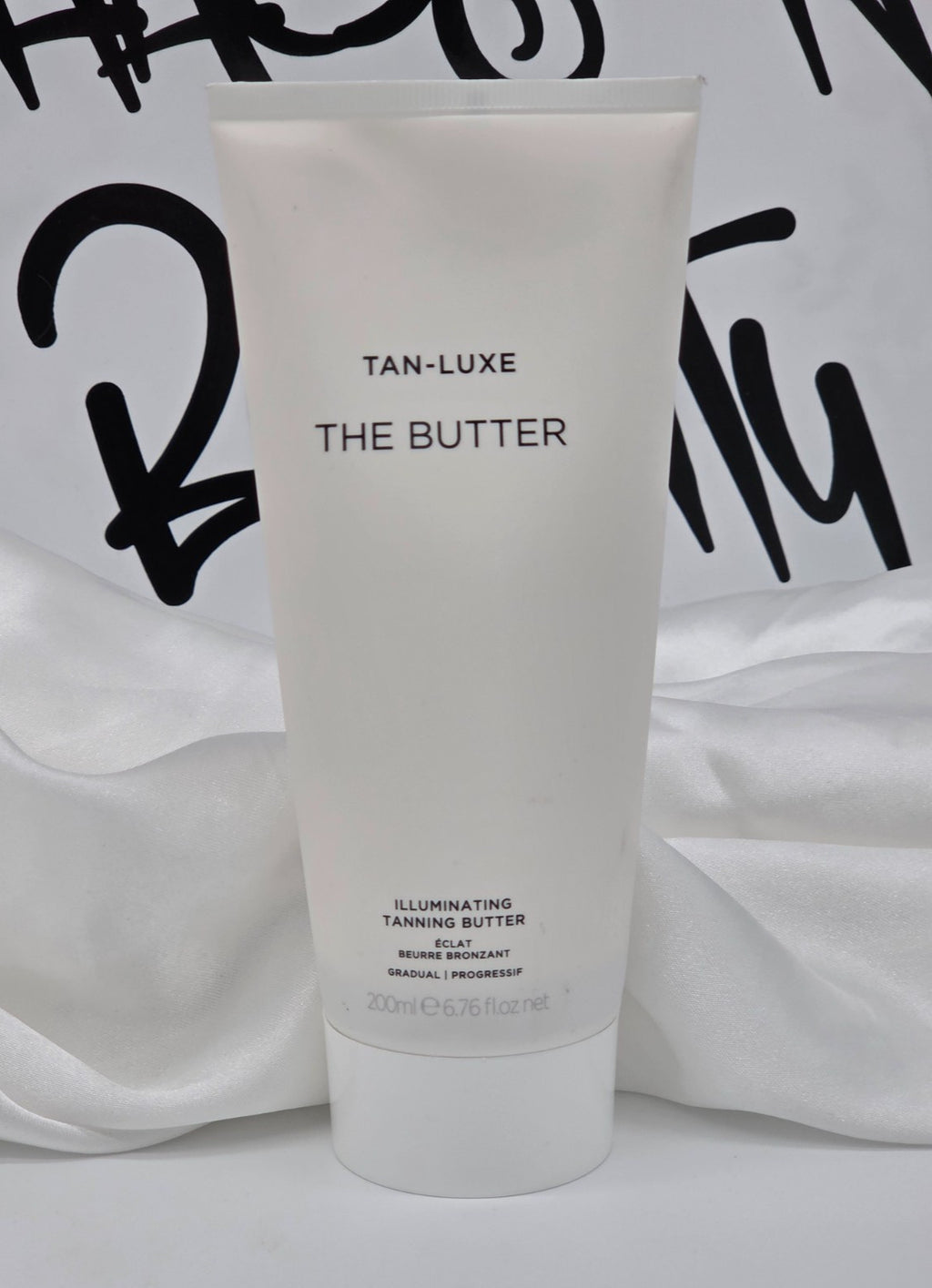 Gradual Self-Tanning Body Cream with Illuminating Nanoparticles - 6.76 Fl Oz