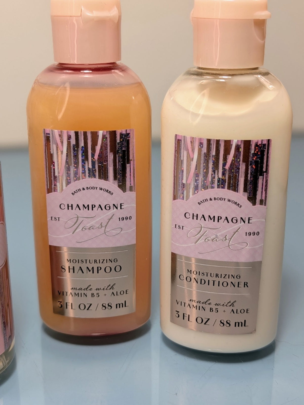 Travel Set Includes Mist Cream Shampoo Conditioner & Lip Mask - 5 Pieces