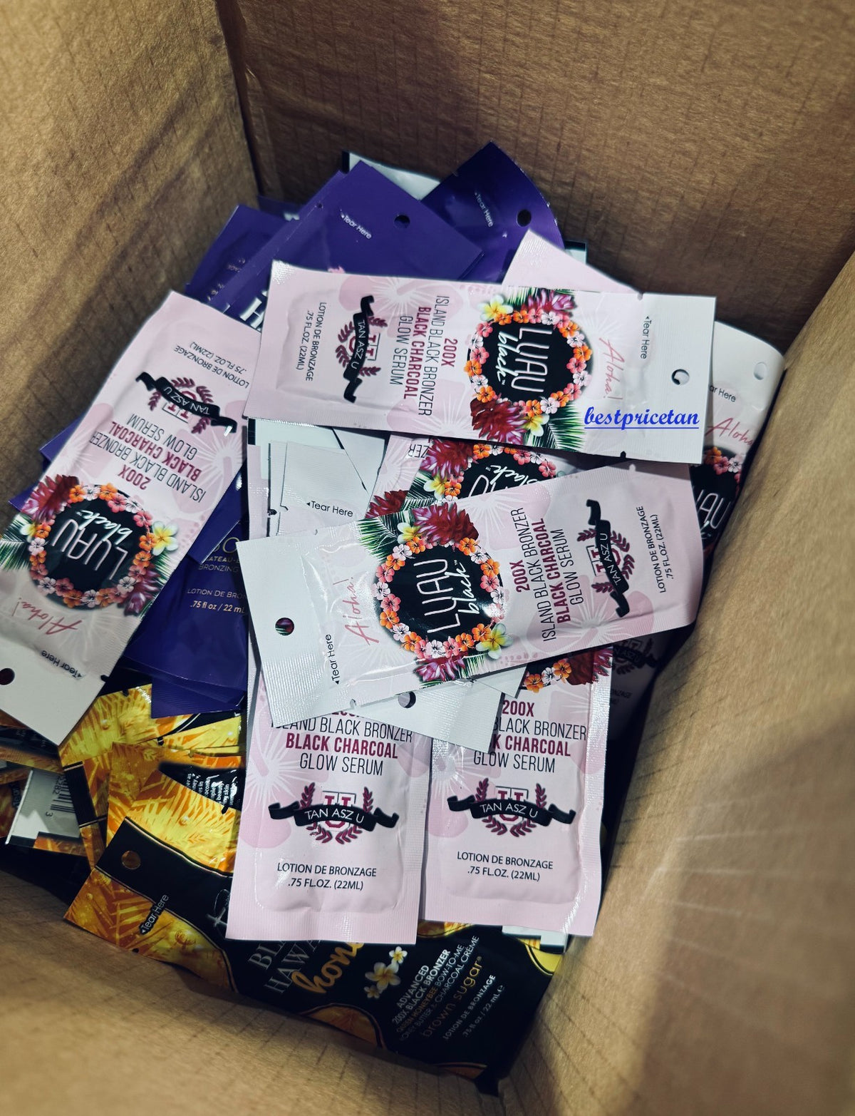 Assorted Tanning Lotion Sample Pack - 50 Packets of Bronzer & Accelerator