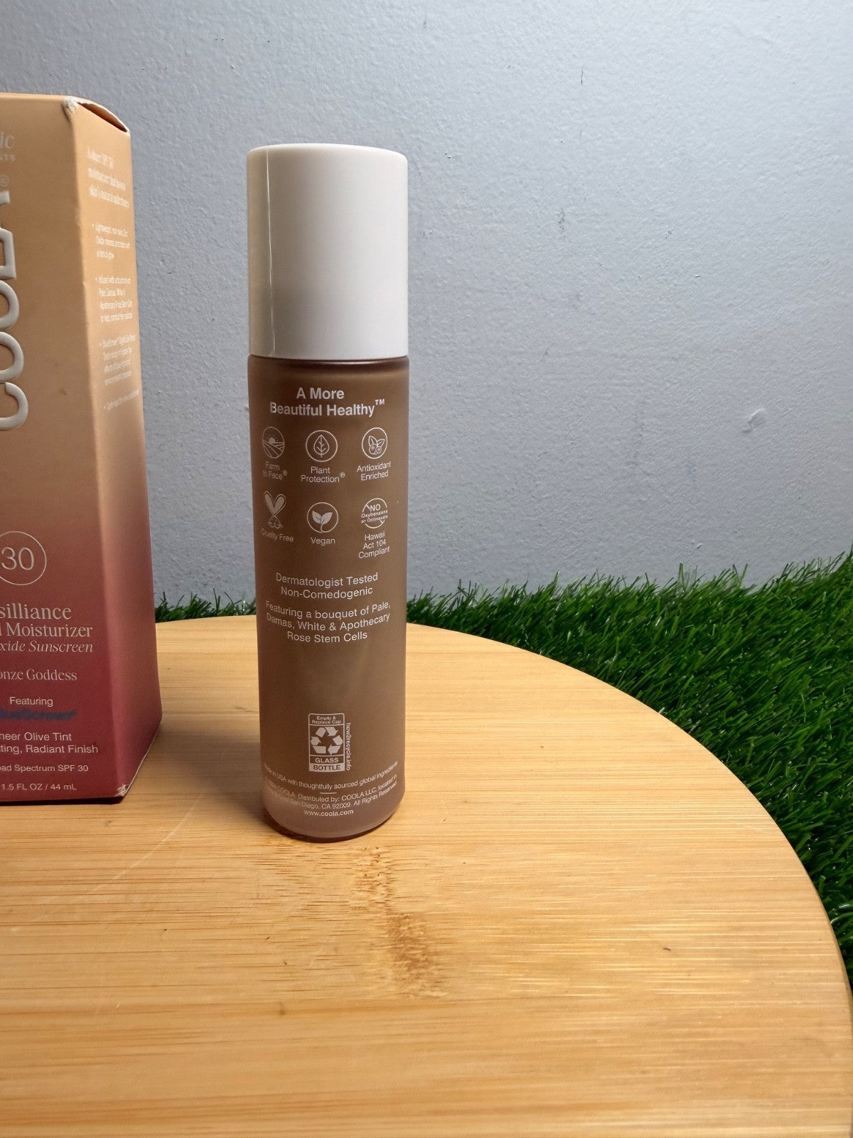 Organic Tinted Moisturizer with SPF 30 - Hydrating Sunscreen for Face