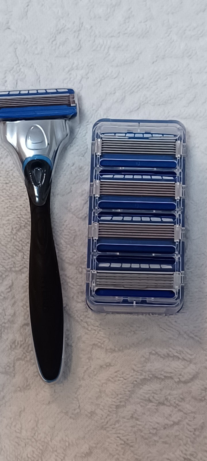 Schick Hydro 5 Razor Refill Cartridges with Metal Razor - 4 Blades, Pack of 1