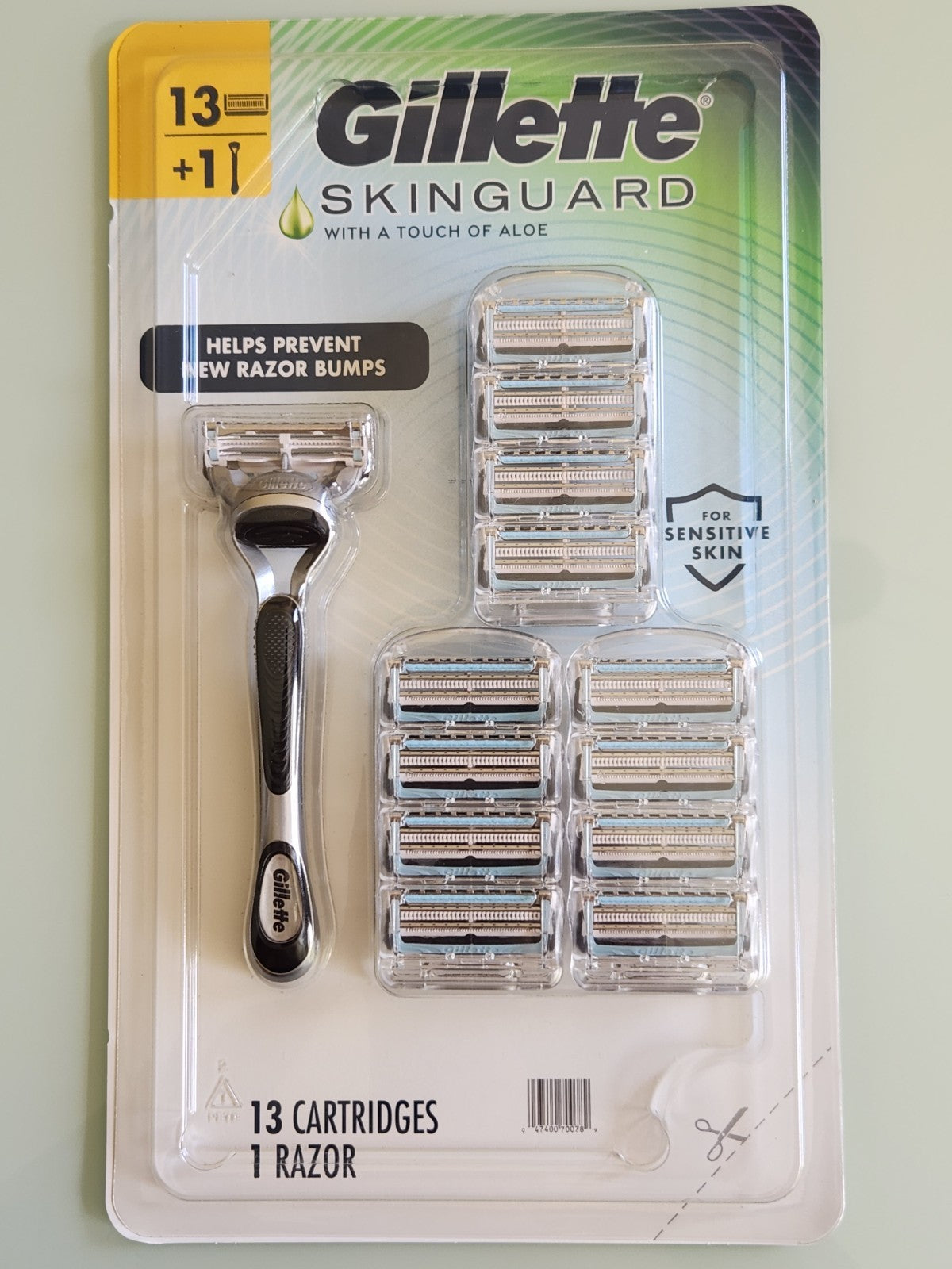 Gillette Skinguard Razor with Aloe Sensitive Skin & 13 Refills