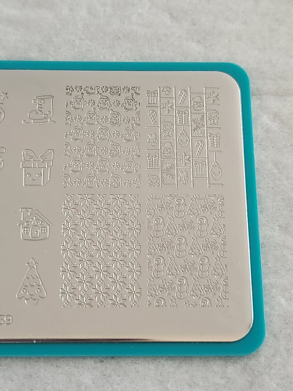 Maniology Nail Stamping Plate M039 - Kawaii Christmas Design
