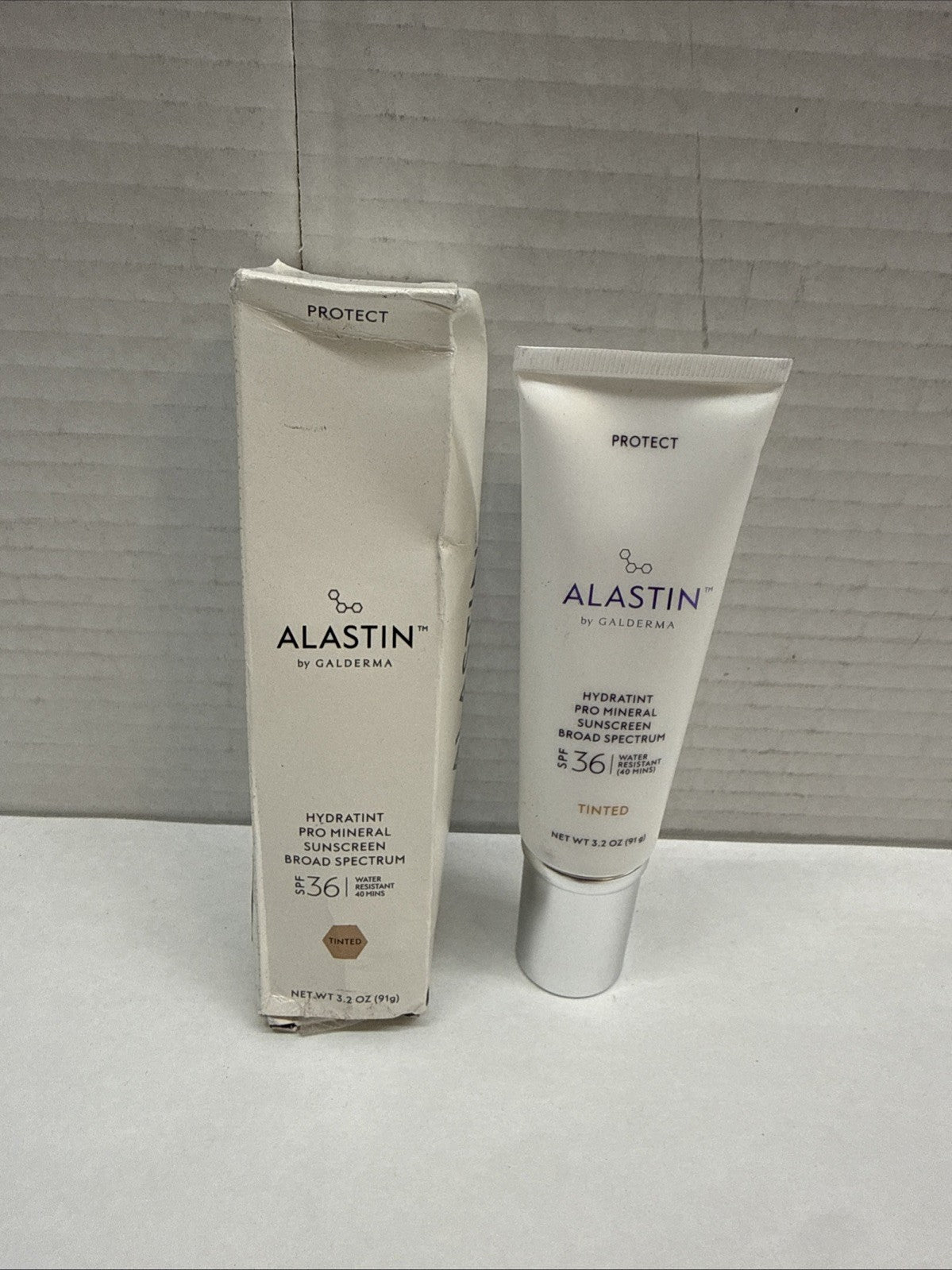 Mineral Sunscreen SPF 36 Tinted Face Sunscreen 3.2 oz - Hydrating & Protective