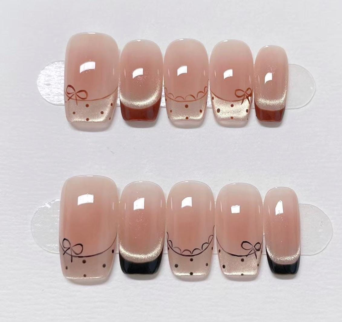 Reusable Handmade Cat Eye Polka Dot Fake Nails with Square Press-On Design