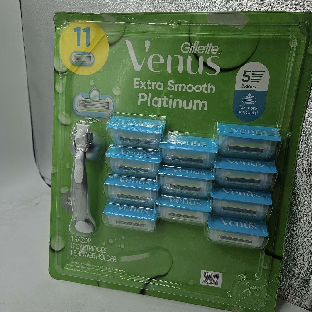 Men's Razor Cartridges and Handle Set - Extra Smooth Platinum 11 Count
