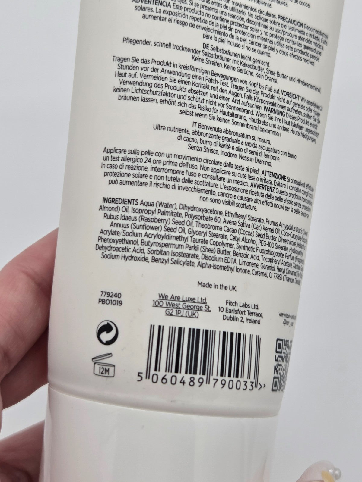 Gradual Self-Tanning Body Cream with Illuminating Nanoparticles - 6.76 Fl Oz