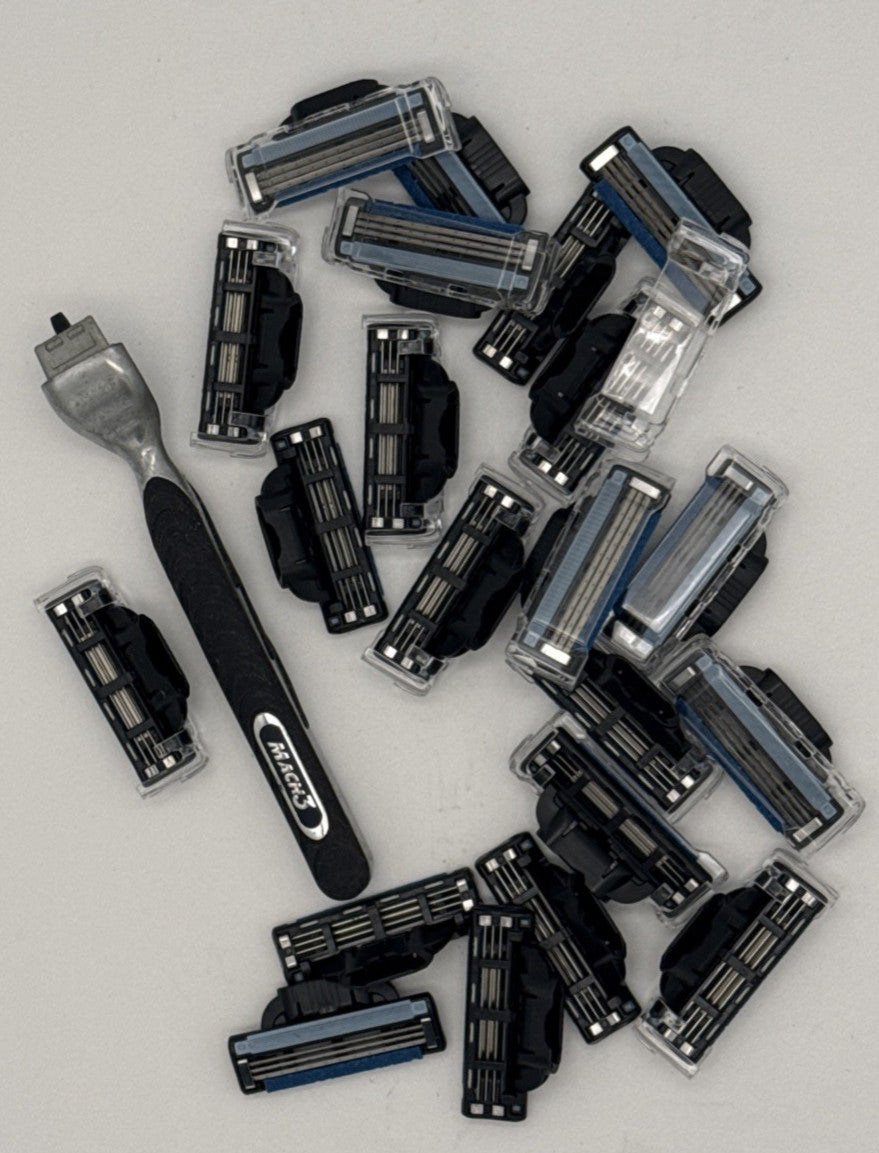 Gillette Mach3 Razor Blade Refills 20 Count - Compatible Handle