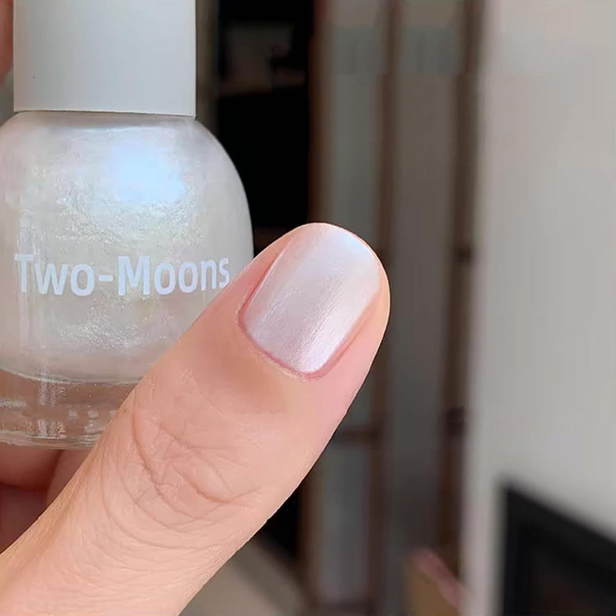 Pearl White Nail Polish 10ml Quick Dry Iridescent Shimmer for Nail Art
