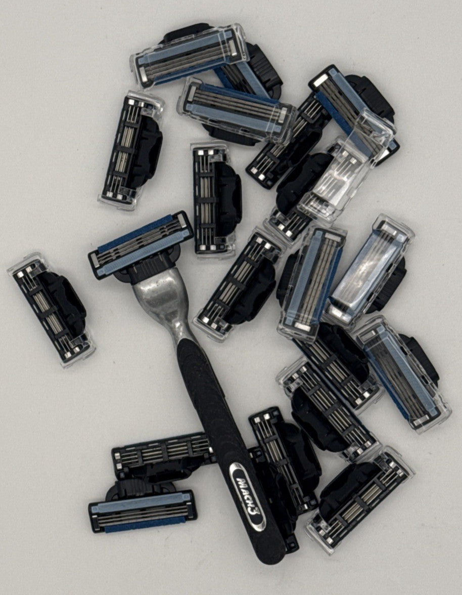 Gillette Mach3 Razor Blade Refills 20 Count - Compatible Handle