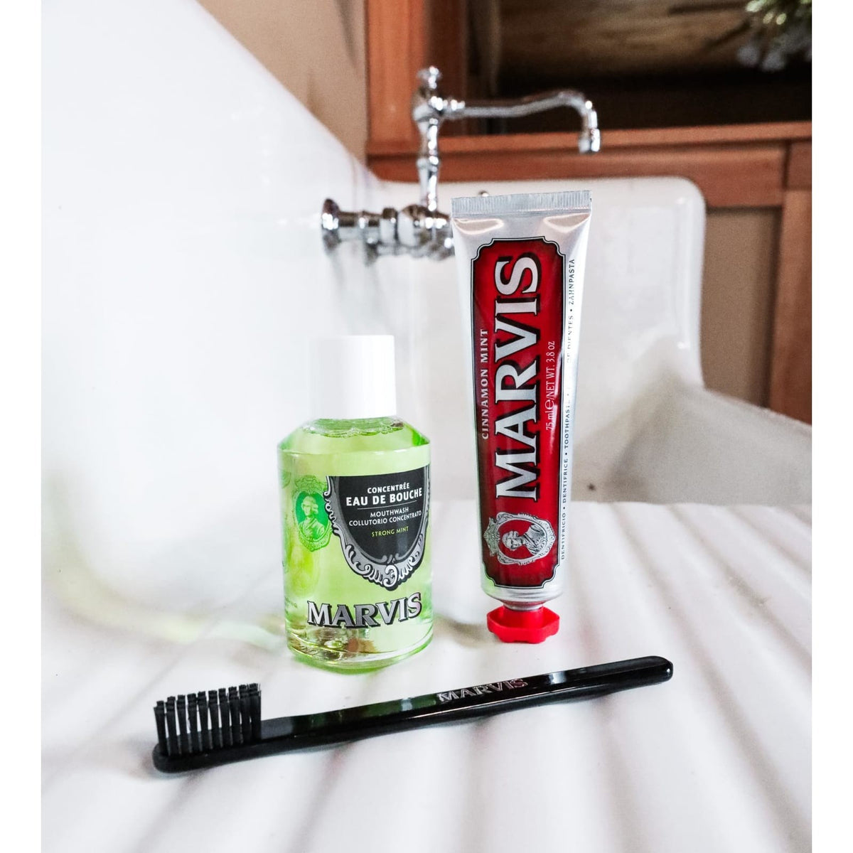 Marvis Cinnamon Mint Toothpaste 3.8 oz Spicy Sweet Flavor Made in Italy