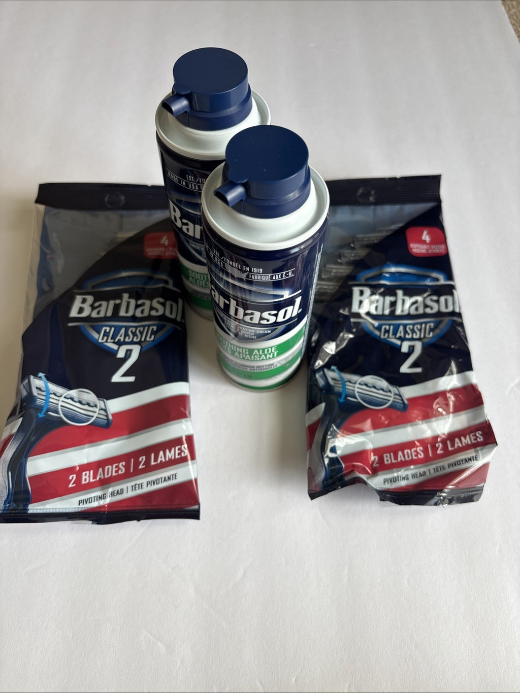 Barbasol Original Soothing Aloe Shaving Cream 5 Oz Pack of 2 with 8 Razors