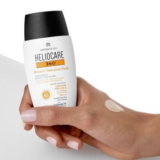 SPF50 Mineral Sunscreen Fluid for Sensitive Skin, Waterproof, Lightweight