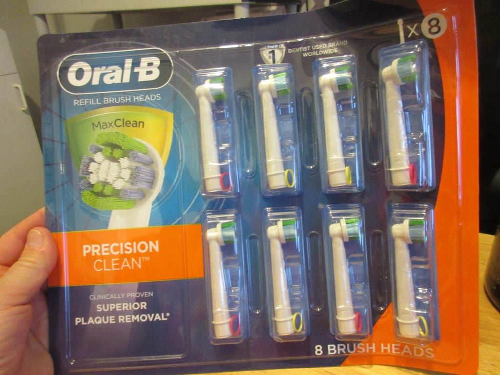 Oral-B Max Clean Precision Clean Toothbrush Replacement Heads 8-Pack