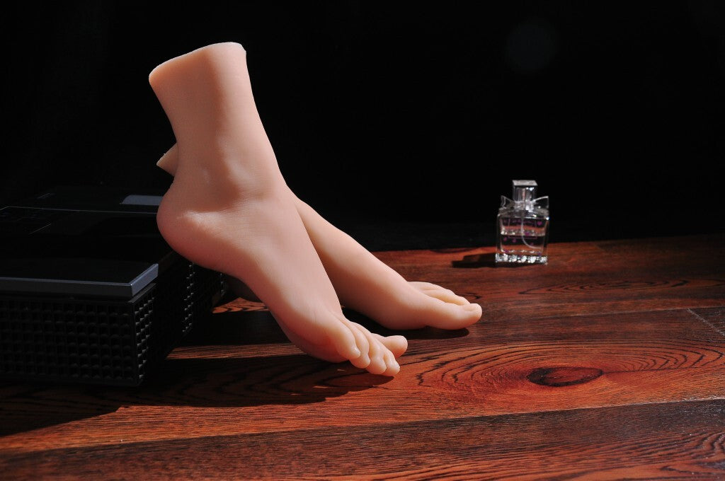 High Simulation Fake Foot Model with Built-in Bone - Silicone Foot Replica
