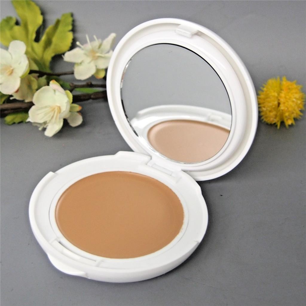 Avene SPF 50 Tinted Compact Sunscreen Sand Beige 10g Waterproof & Hypoallergenic