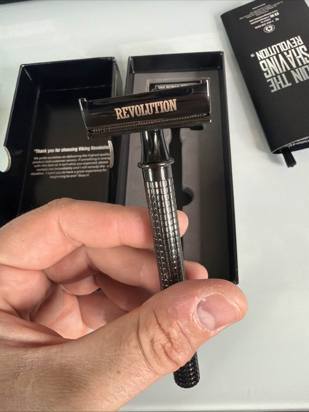Long Handle Double Edge Safety Razor - Butterfly Open Traditional Shaving Tool