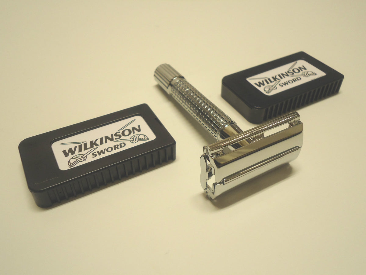 Chrome Safety Razor with 10 Double Edge Blades - Old School Classic Shaving Tool