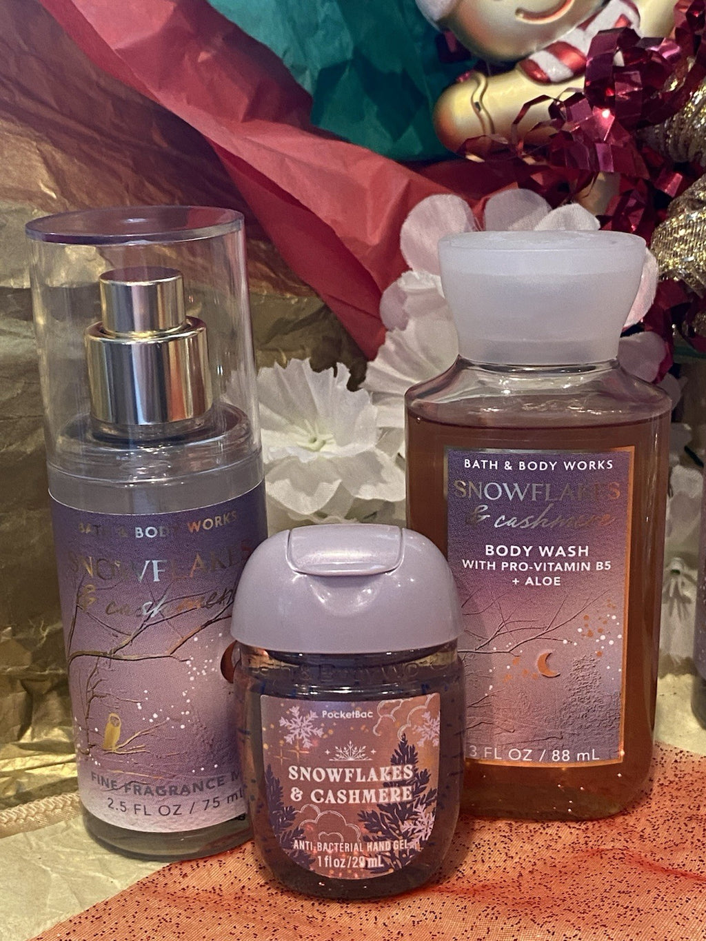Snowflakes & Cashmere Bath & Body Gift Set with Edp Spray & Car Vent Clip