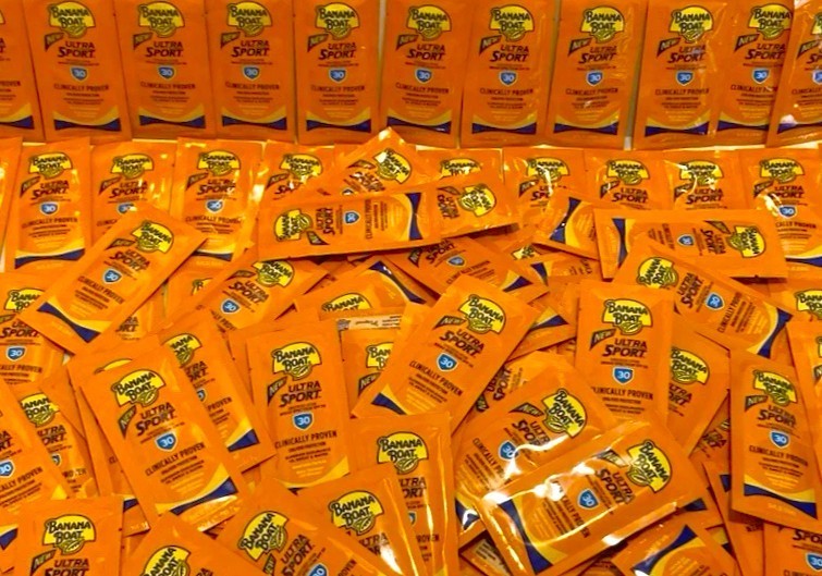 60 Pack of SPF 30 Sunscreen Packets - Water-Resistant, Travel Size