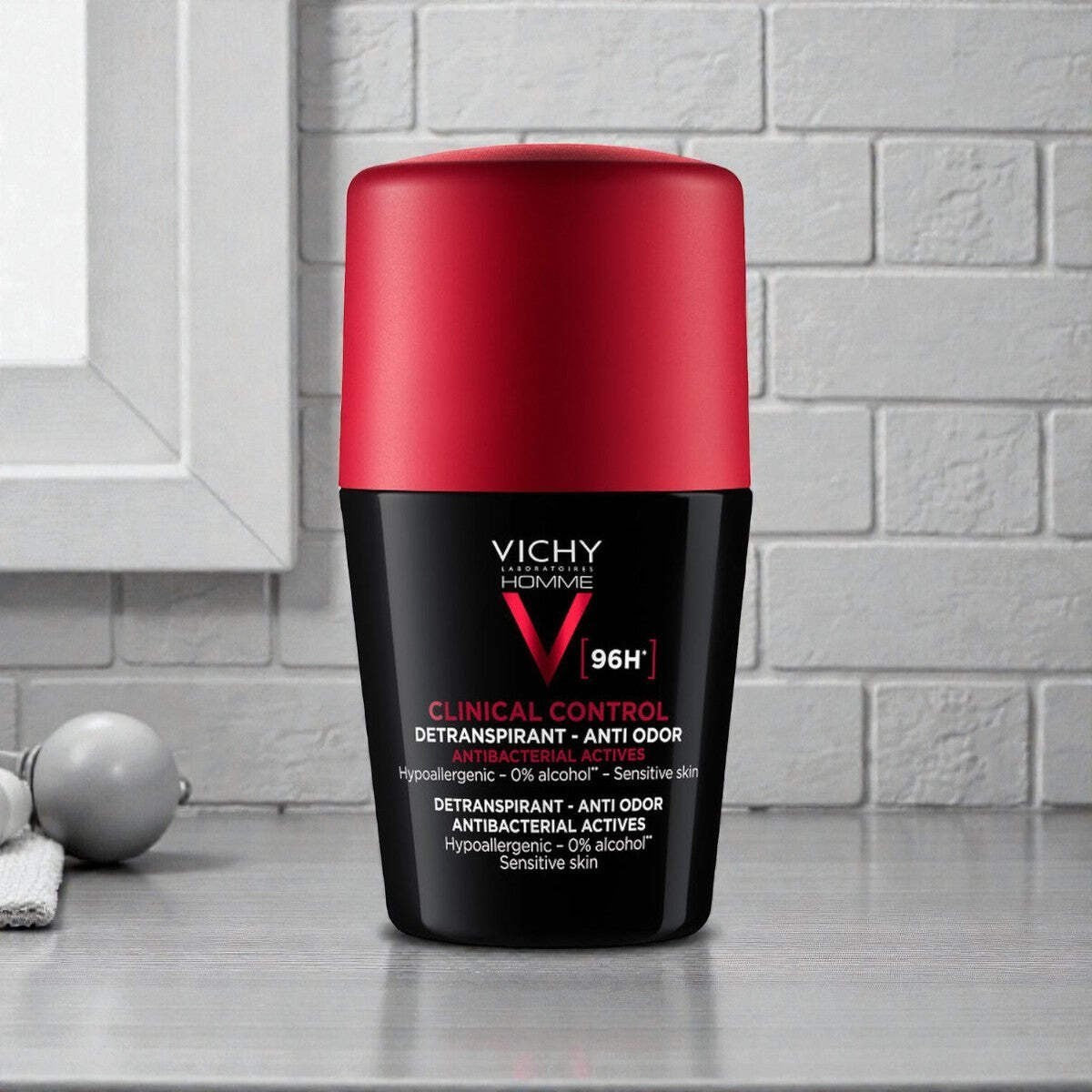 Vichy Homme Clinical Control 96H Antiperspirant Roll-On 50ml for Sensitive Skin