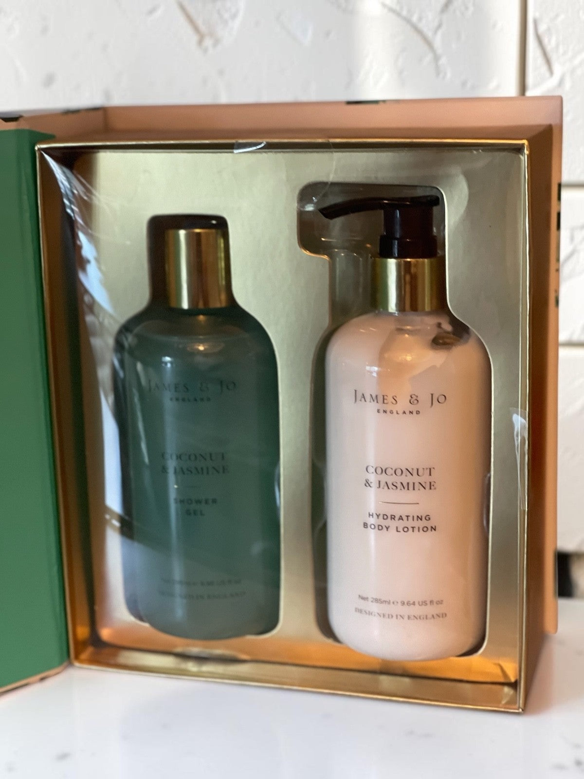 Coconut Jasmine Bath & Body Gift Set - Shower Gel & Lotion in Sealed Box