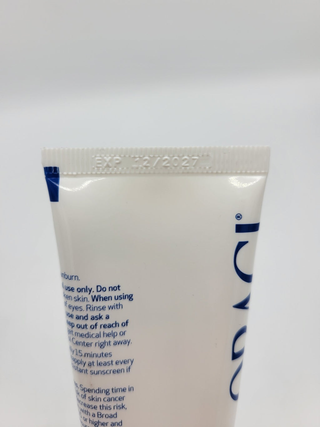Mineral Sunscreen SPF 40 Face Sun Shield Broad Spectrum UVA/UVB Protection