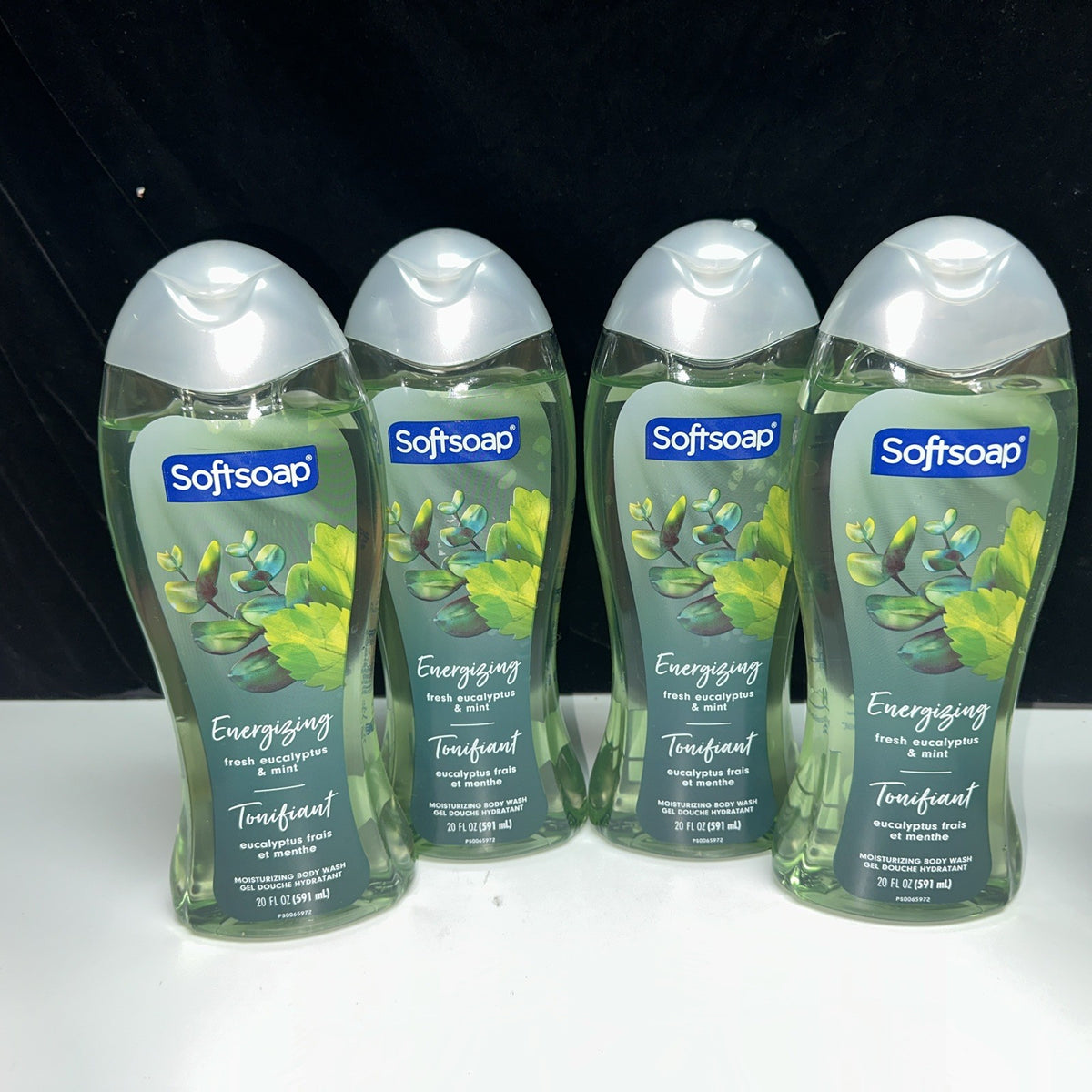 4 Pack Softsoap Energizing Body Wash with Eucalyptus & Mint - Moisturizing 20oz Bottles