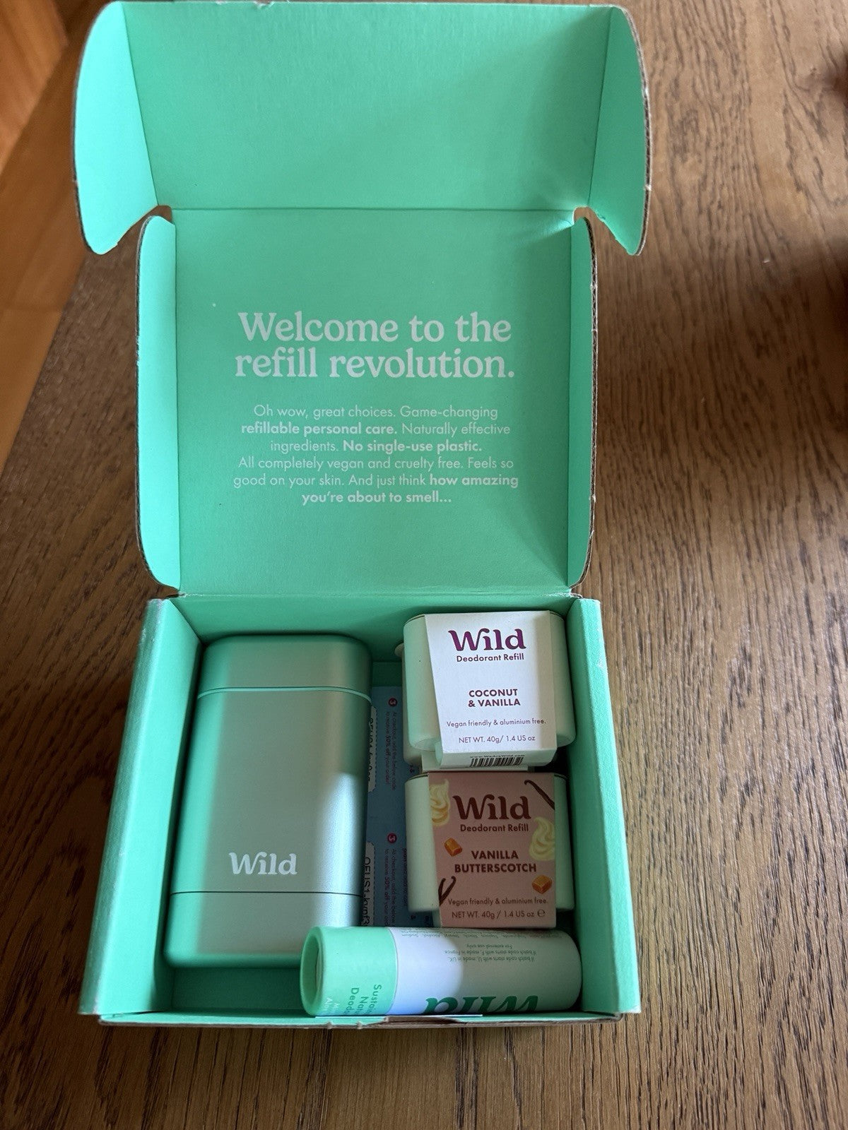 Refillable Deodorant Set with Mint Case & 6 Natural Refills Travel Friendly
