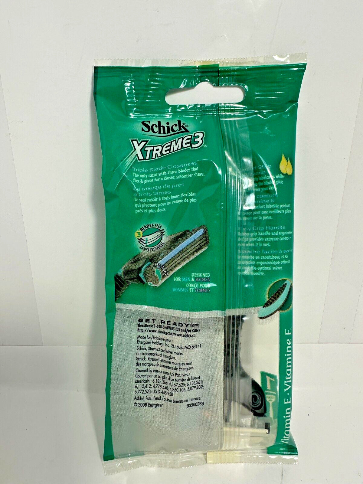 20-Pack Triple Blade Shaving Razors with Vitamin E - Men’s Disposable Razor Set