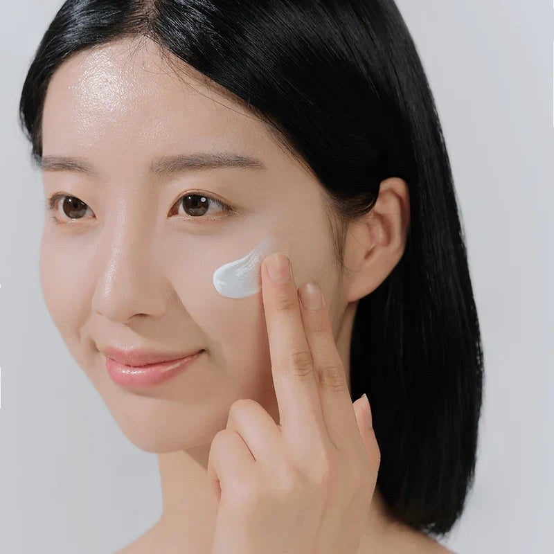 Skin1004 Madagascar Centella Hyalu-Cica Sun Serum SPF50+ PA++++ - Hydrating Face Sunscreen