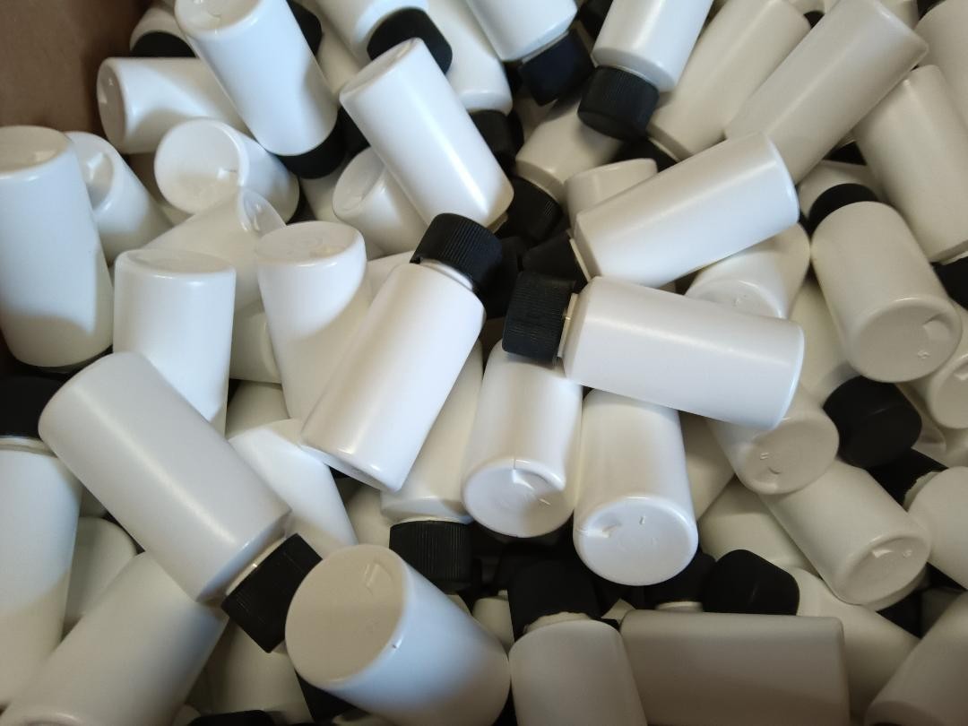 1 oz Plastic Bottles with Screw-Top Caps - Multiple Quantity & Cap Color Options