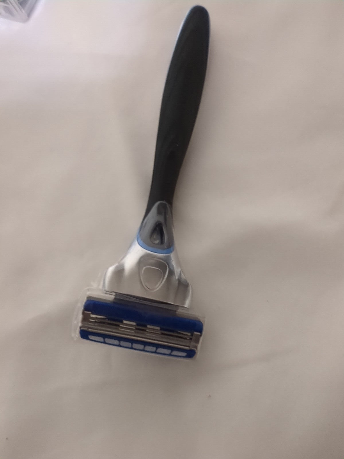 Schick Hydro 3 Blade Refills 35 Count + Razor with 1 Blade