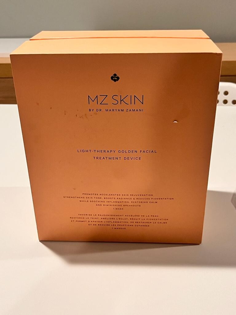 Light Therapy Facial Rejuvenation Device with Golden Treatment for Skin