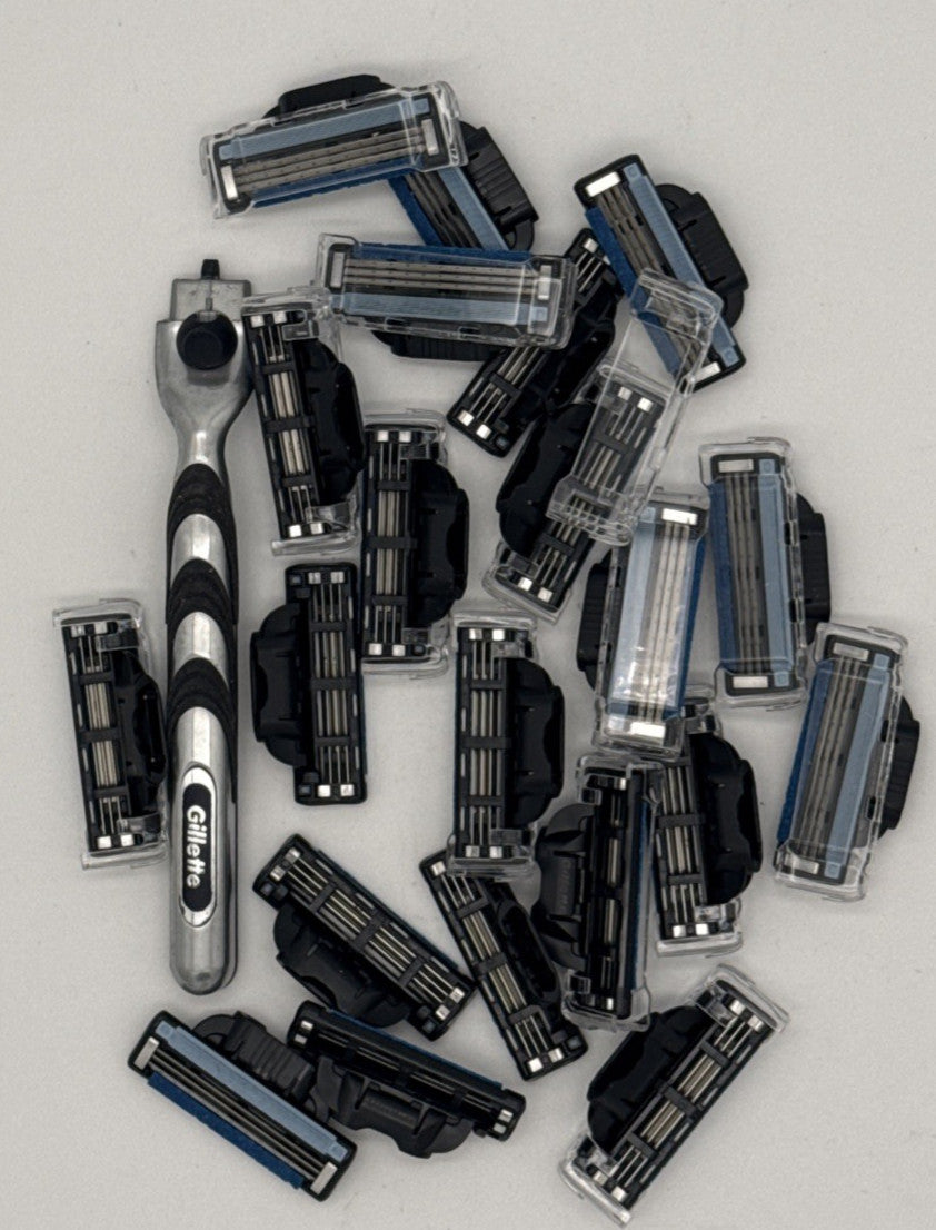 Gillette Mach3 Razor Blade Refills 20 Count - Compatible Handle