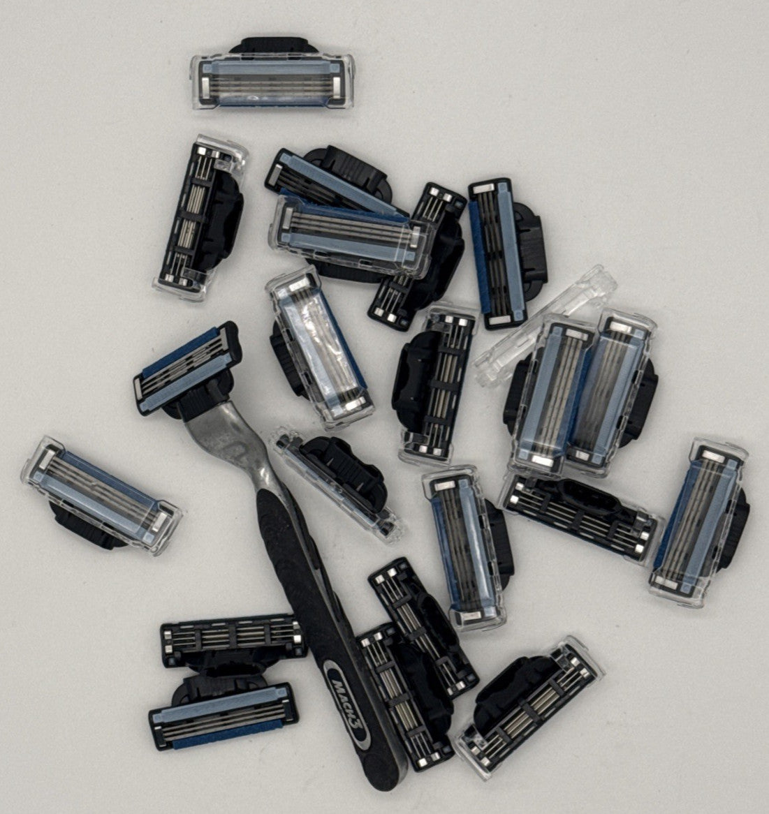 Gillette Mach3 Razor Blade Refills 20 Count - Compatible Handle