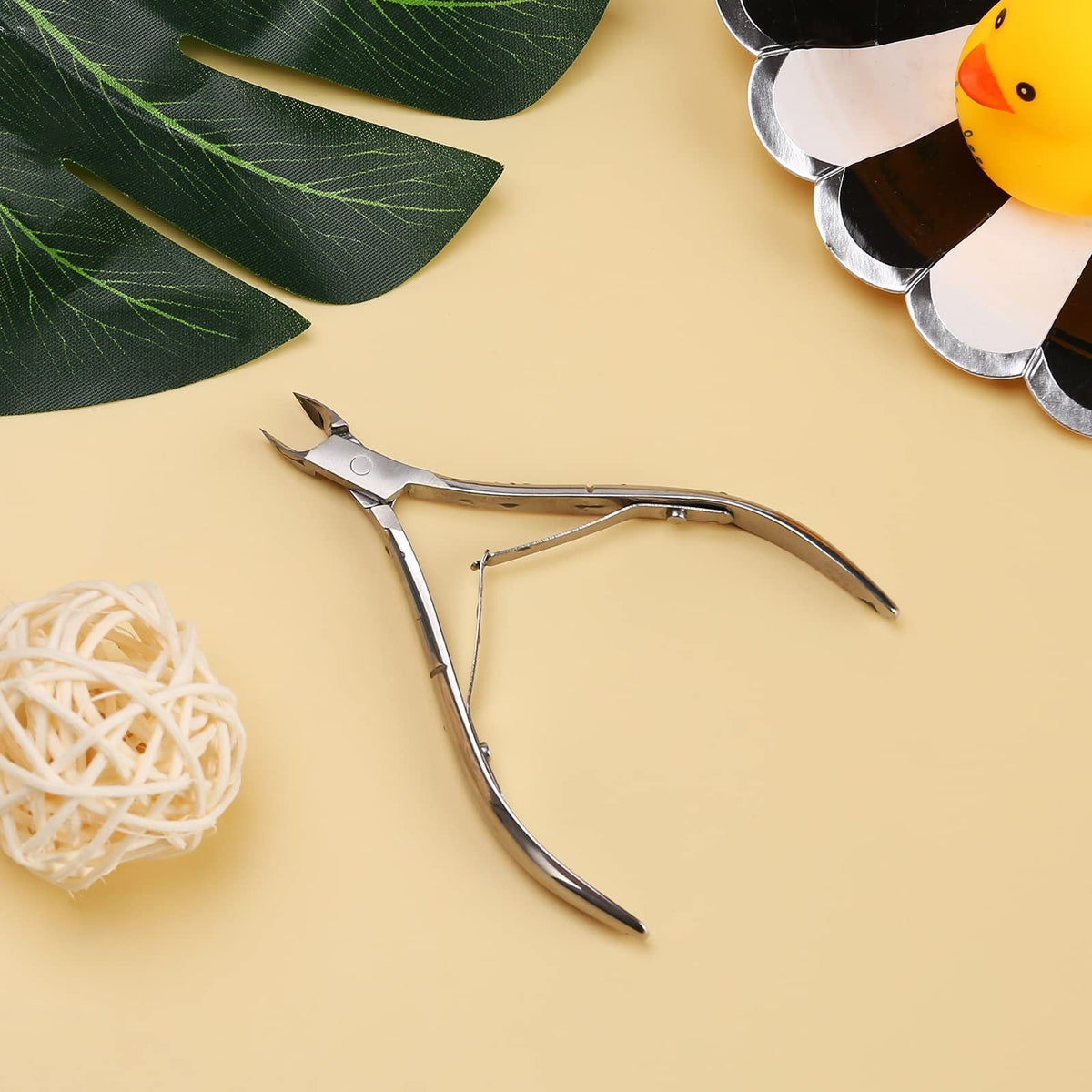 Professional Stainless Steel Cuticle Nippers with Ergonomic Handle