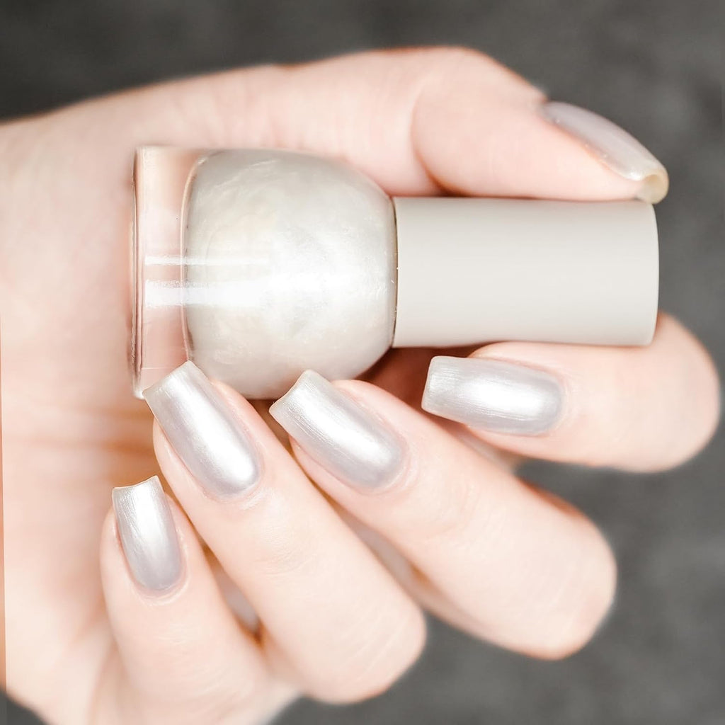 Pearl White Nail Polish 10ml Quick Dry Iridescent Shimmer for Nail Art