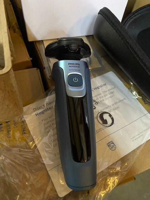 Philips Norelco Series 6000 Wet & Dry Electric Shaver - Blue, 50 Min Runtime