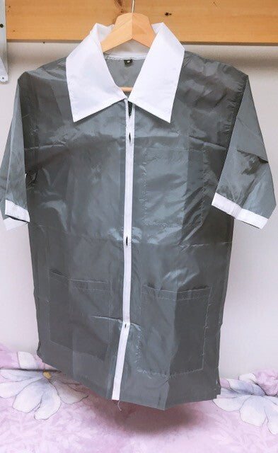 Ultra Lightweight Barber Vest Jacket with Pockets and Mesh Side Panels - Unisex, Hair-Repellent, Breathable