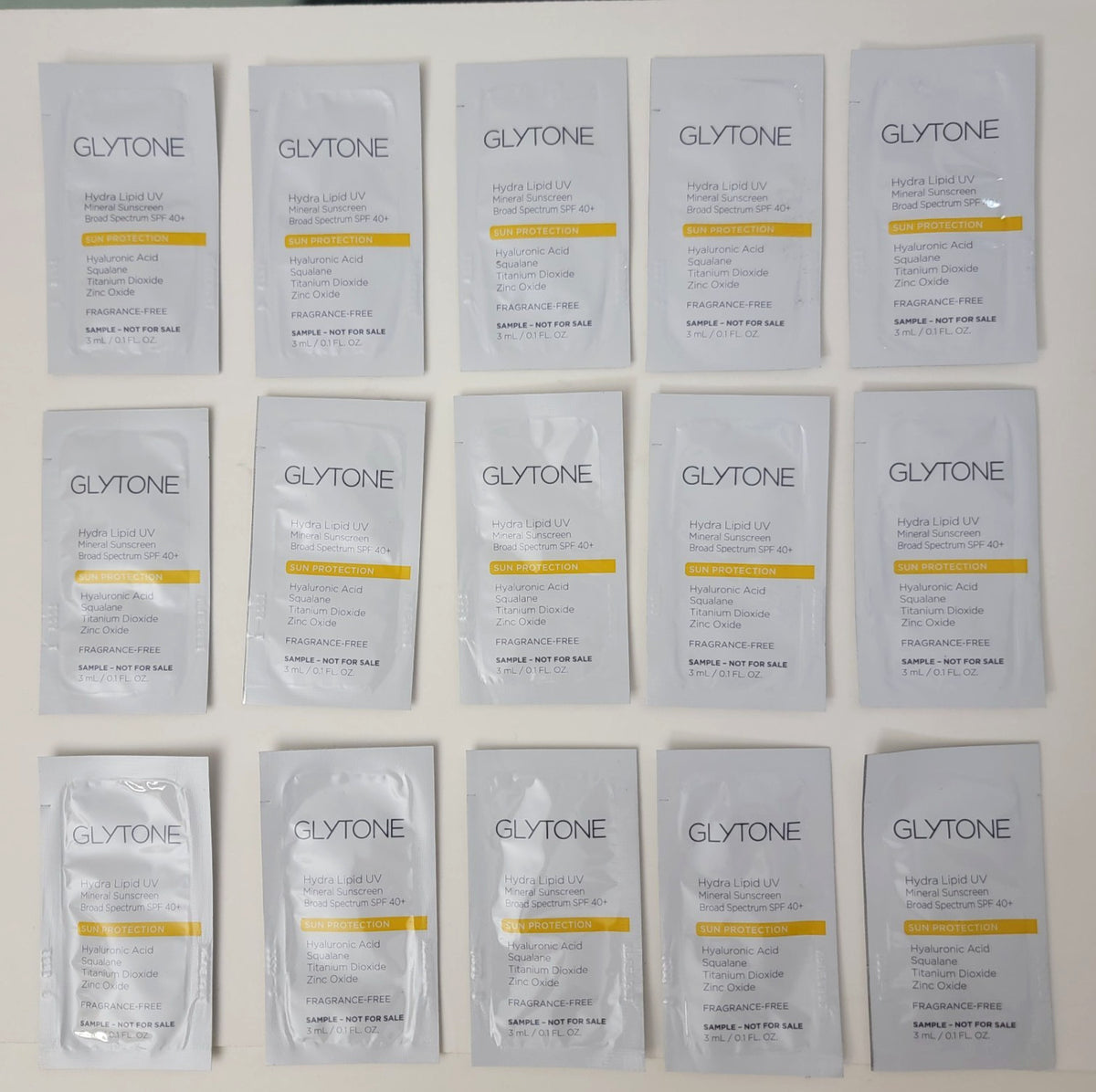 Hydrating Mineral Sunscreen Pack - Hyaluronic Acid & Squalane, 15 x 3ml
